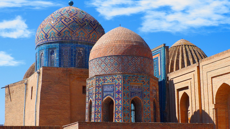 https://fotos.hellotrip.es/uzbekistan/Uzbekistan_Samarcanda_Complejo_Shakhi-Zinda_2.jpg