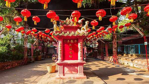 /vietnam/vietnam_saigon_pagoda-emperador-jade.jpg